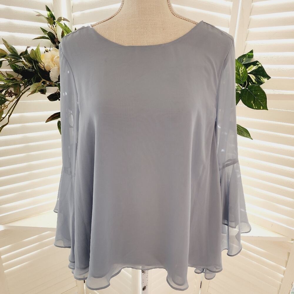 JENNIFER LOPEZ SLATE BLUE BELL SLEEVE KEY HOLE BLOUSE SIZE MED